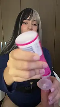 EmmaInPink online show from March 6, 2026, 4:58 pm