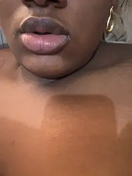 amorasecy online show from March 20, 2026, 10:53 am