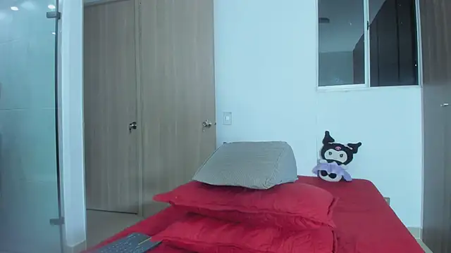 Arimonroee online show from April 20, 2026, 11:39 pm