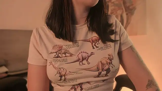 Lilith Sage  online show from May 12, 2026, 8:17 pm