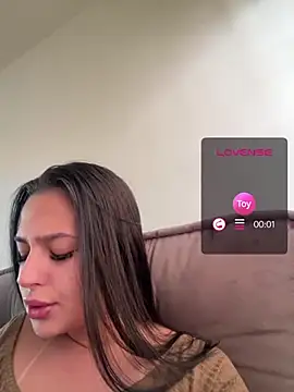 Snapshot of jujuarantes__2026 chatting on June 4, 2026, 2:12 pm jujuarantes 2026 online show from June 4, 2026, 2:12 pm