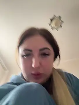 Snapshot of merabel1995 chatting on December 22, 2025, 11:29 am merabel1995 online show from December 22, 2025, 11:29 am