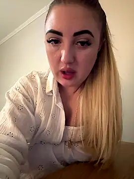 Snapshot of merabel1995 chatting on January 5, 2026, 8:45 pm merabel1995 online show from January 5, 2026, 8:45 pm