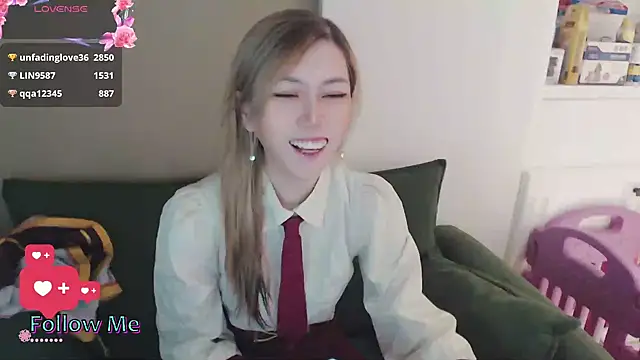 whitecat13 online show from April 22, 2026, 11:12 am