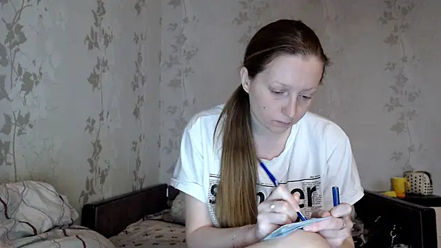 CrystallAngel online show from May 10, 2026, 4:23 pm