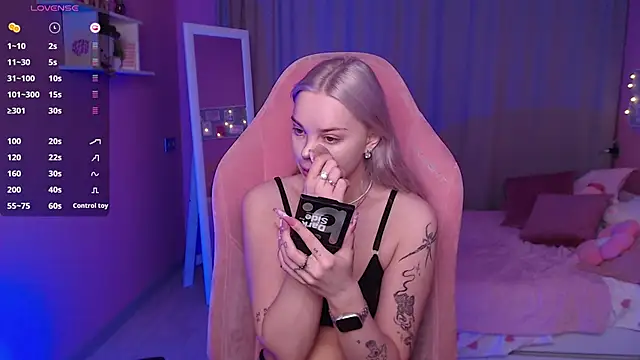 Snapshot of Leslie_Caronn chatting on March 1, 2026, 7:43 am Leslie Caronn online show from March 1, 2026, 7:43 am