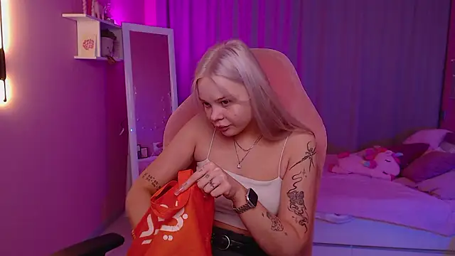 Leslie Caronn online show from March 19, 2026, 7:45 am