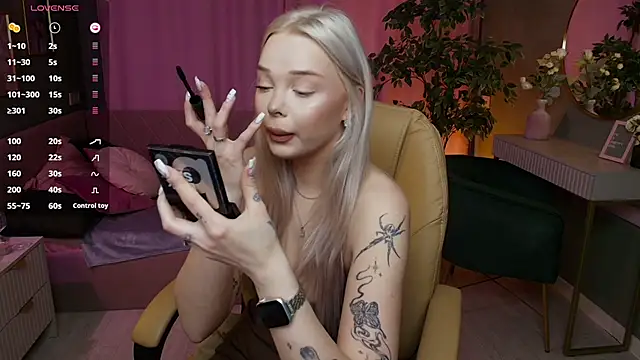 Leslie Caronn online show from April 21, 2026, 7:36 am