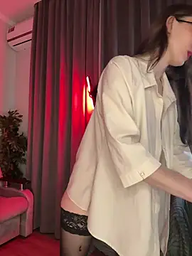 LuxBrunette  online show from March 16, 2026, 5:44 am