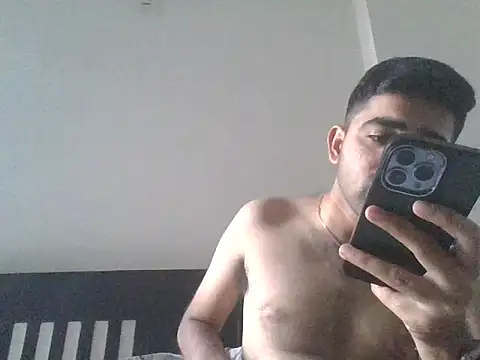 rajj3599 online show from February 3, 2026, 3:48 am