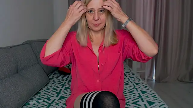 MiLenaMilf online show from January 14, 2026, 7:58 am