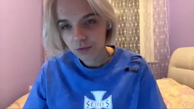 Scarlet cat online show from December 23, 2025, 9:07 am