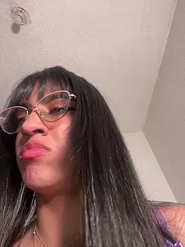 ValentinaEvanz online show from May 25, 2026, 11:11 pm
