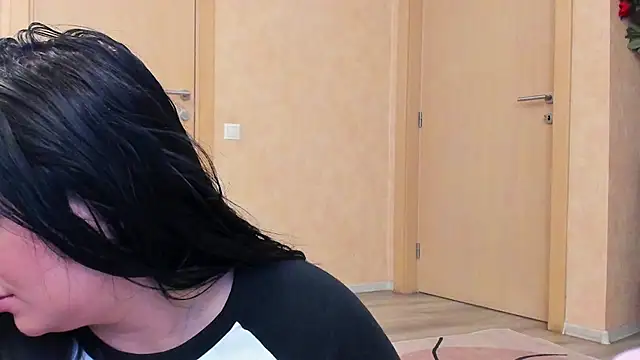 NayaNoirX online show from April 21, 2026, 5:14 am