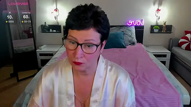 JennyMons online show from June 6, 2026, 7:57 am