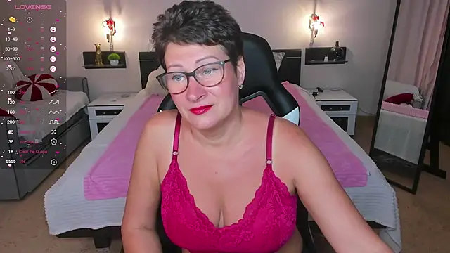 Snapshot of JennyMons chatting on July 21, 2026, 7:43 am JennyMons online show from July 21, 2026, 7:43 am