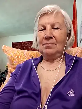 KlaudiaDarling online show from April 20, 2026, 8:17 am