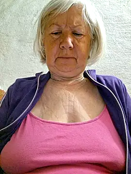 KlaudiaDarling online show from June 3, 2026, 2:03 am