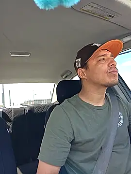 HoofedCylinder online show from April 21, 2026, 4:01 pm