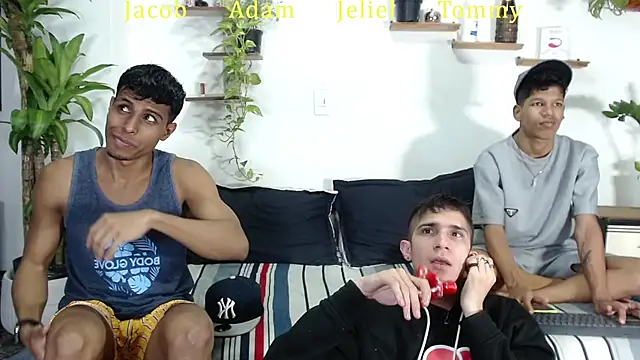 Interracial Snow Bunny online show from January 31, 2026, 11:14 pm