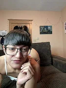 FaiiryArii online show from April 21, 2026, 6:20 am