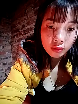 yeutinh00 online show from January 10, 2026, 6:42 pm