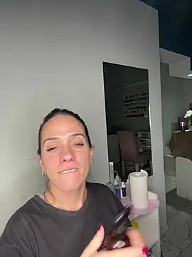 donatella07 online show from April 24, 2026, 12:13 am