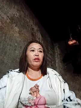 dakota-kis online show from March 15, 2026, 11:33 pm