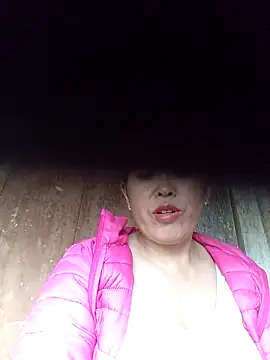 dakota-kis online show from April 21, 2026, 2:51 am