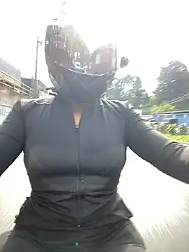 Scarlet auraa online show from April 14, 2026, 8:48 pm