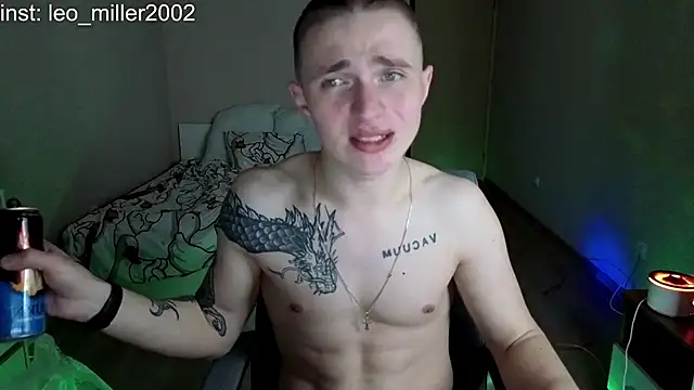 Snapshot of LEO__MILLER chatting on April 20, 2026, 9:27 pm LEO MILLER online show from April 20, 2026, 9:27 pm