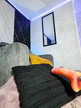 Isis Hot   online show from April 22, 2026, 11:34 am