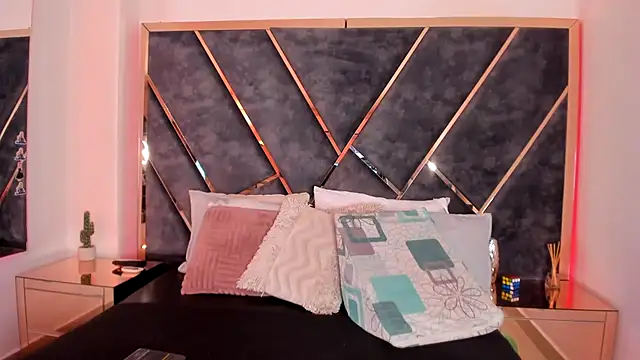 Chloe Connor online show from February 6, 2026, 3:22 am