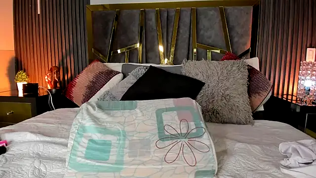 Chloe Connor online show from April 5, 2026, 3:20 pm