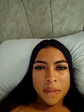 Daphne Grayy online show from April 3, 2026, 3:32 pm