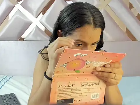 MiaKleinX online show from March 19, 2026, 9:08 pm