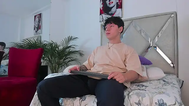 Liam saint online show from March 5, 2026, 1:29 pm