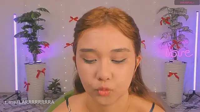 larabae online show from April 18, 2026, 8:42 pm