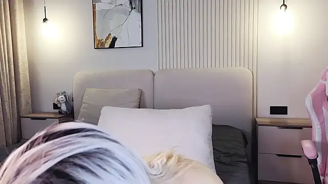 jasmilee online show from April 23, 2026, 4:09 pm