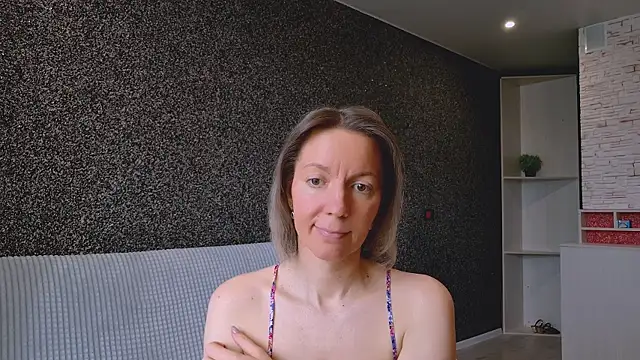 Snapshot of Amanda_Luxe chatting on May 2, 2026, 3:00 am Amanda Luxe online show from May 2, 2026, 3:00 am