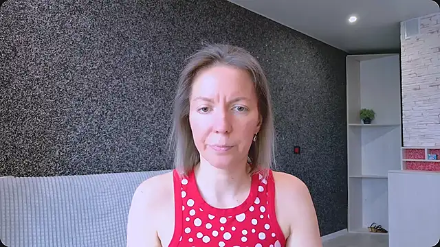 Snapshot of Amanda_Luxe chatting on May 8, 2026, 3:01 am Amanda Luxe online show from May 8, 2026, 3:01 am