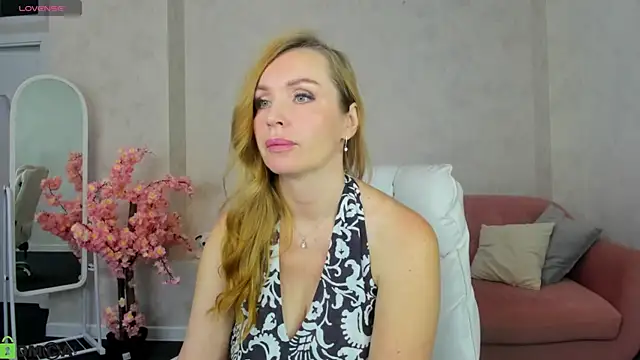 Snapshot of Marie_Hayes chatting on June 8, 2026, 12:58 am Marie Hayes online show from June 8, 2026, 12:58 am