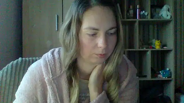 VikiLove765 online show from February 28, 2026, 4:35 am