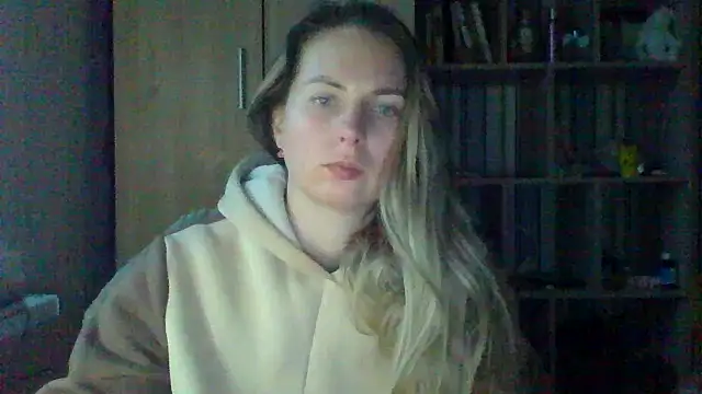 VikiLove765 online show from March 3, 2026, 3:18 pm