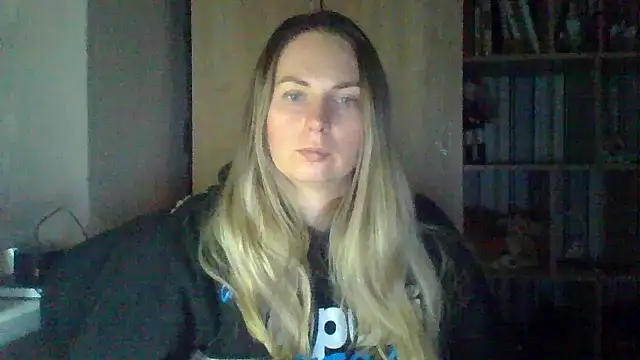 VikiLove765 online show from March 6, 2026, 5:42 pm