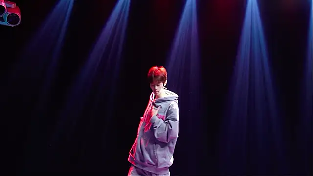 BOYGAYHOUSE1 online show from January 17, 2026, 10:20 am