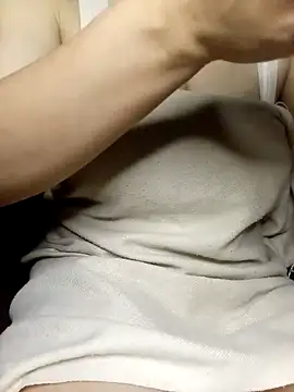 Merrylinh online show from February 23, 2026, 1:58 am