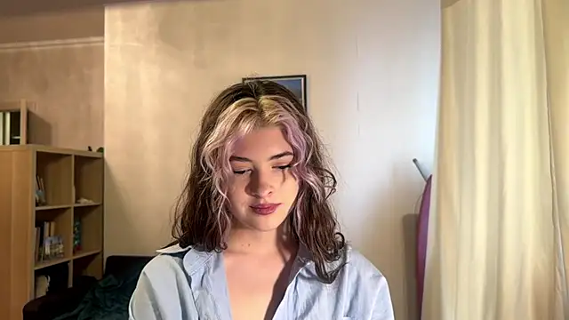 Dia DeAmas online show from April 22, 2026, 11:12 am