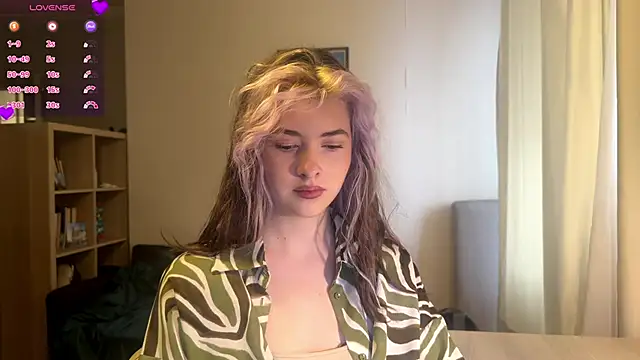 Dia DeAmas online show from April 24, 2026, 9:23 am