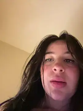 evelynrosess1 online show from April 21, 2026, 1:42 am